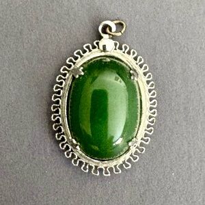 Vintage Sterling Silver Jade Pendant